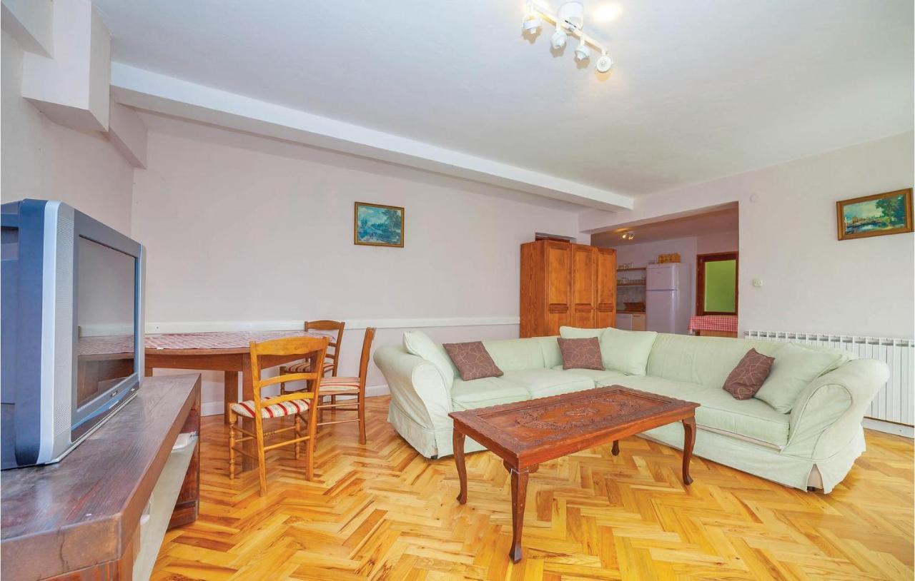 7 Bedroom Pet Friendly Home In Crni Kal Crni Kal  Екстер'єр фото
