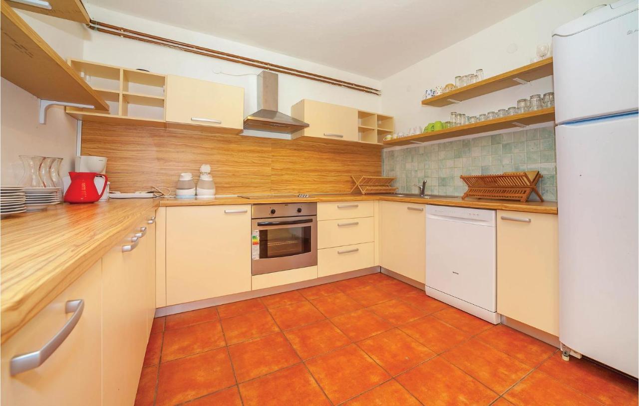 7 Bedroom Pet Friendly Home In Crni Kal Crni Kal  Екстер'єр фото