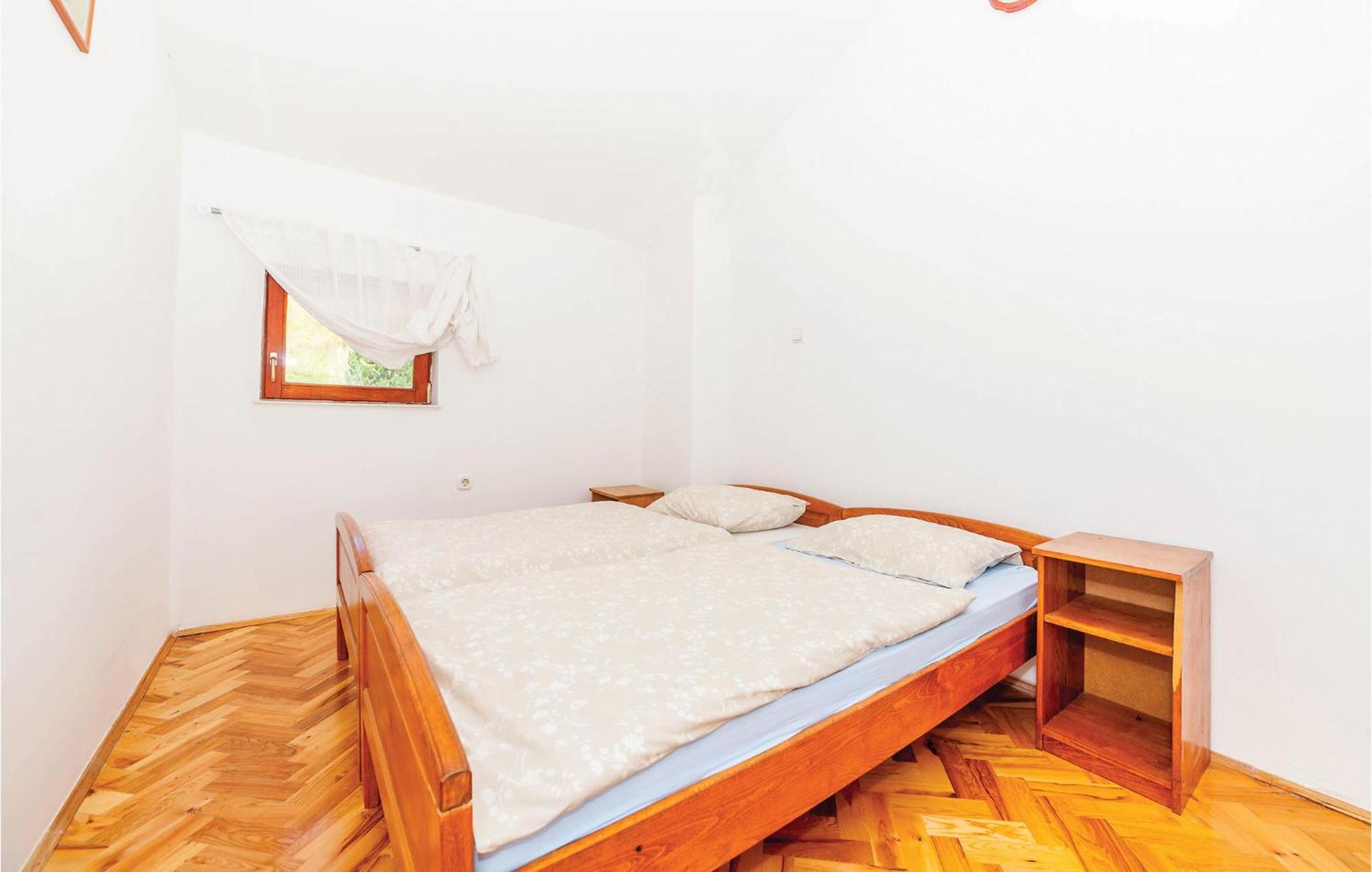 7 Bedroom Pet Friendly Home In Crni Kal Crni Kal  Екстер'єр фото
