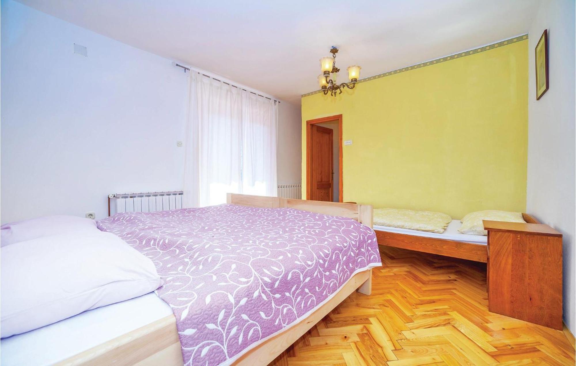 7 Bedroom Pet Friendly Home In Crni Kal Crni Kal  Екстер'єр фото