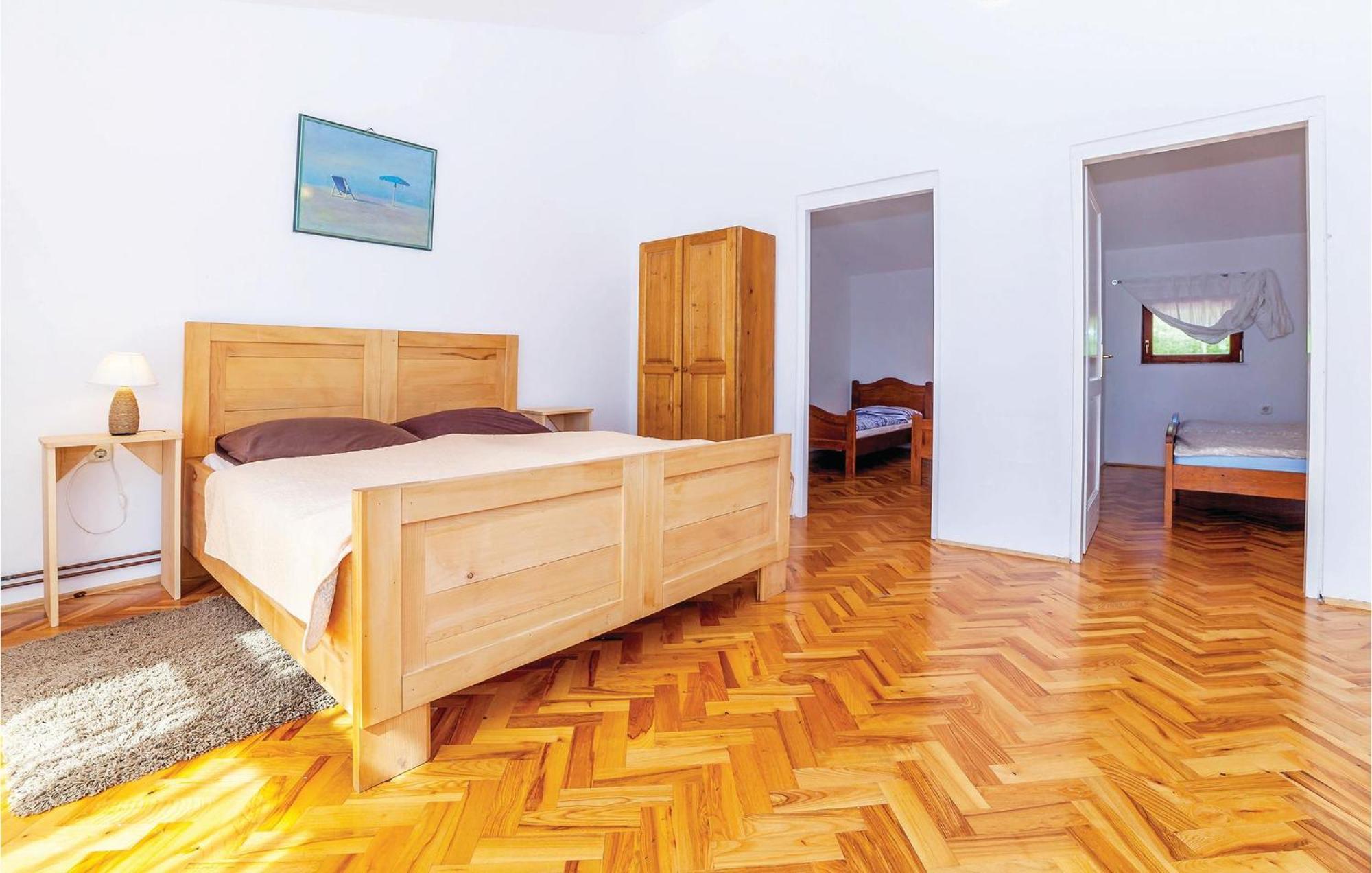 7 Bedroom Pet Friendly Home In Crni Kal Crni Kal  Екстер'єр фото