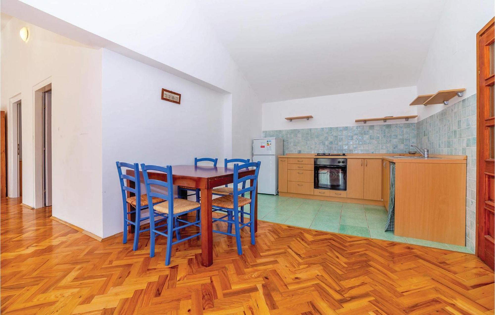 7 Bedroom Pet Friendly Home In Crni Kal Crni Kal  Екстер'єр фото