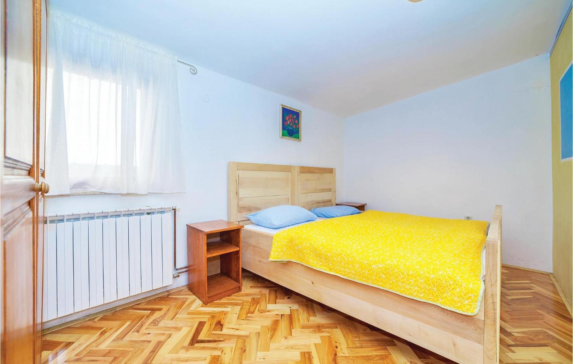 7 Bedroom Pet Friendly Home In Crni Kal Crni Kal  Екстер'єр фото