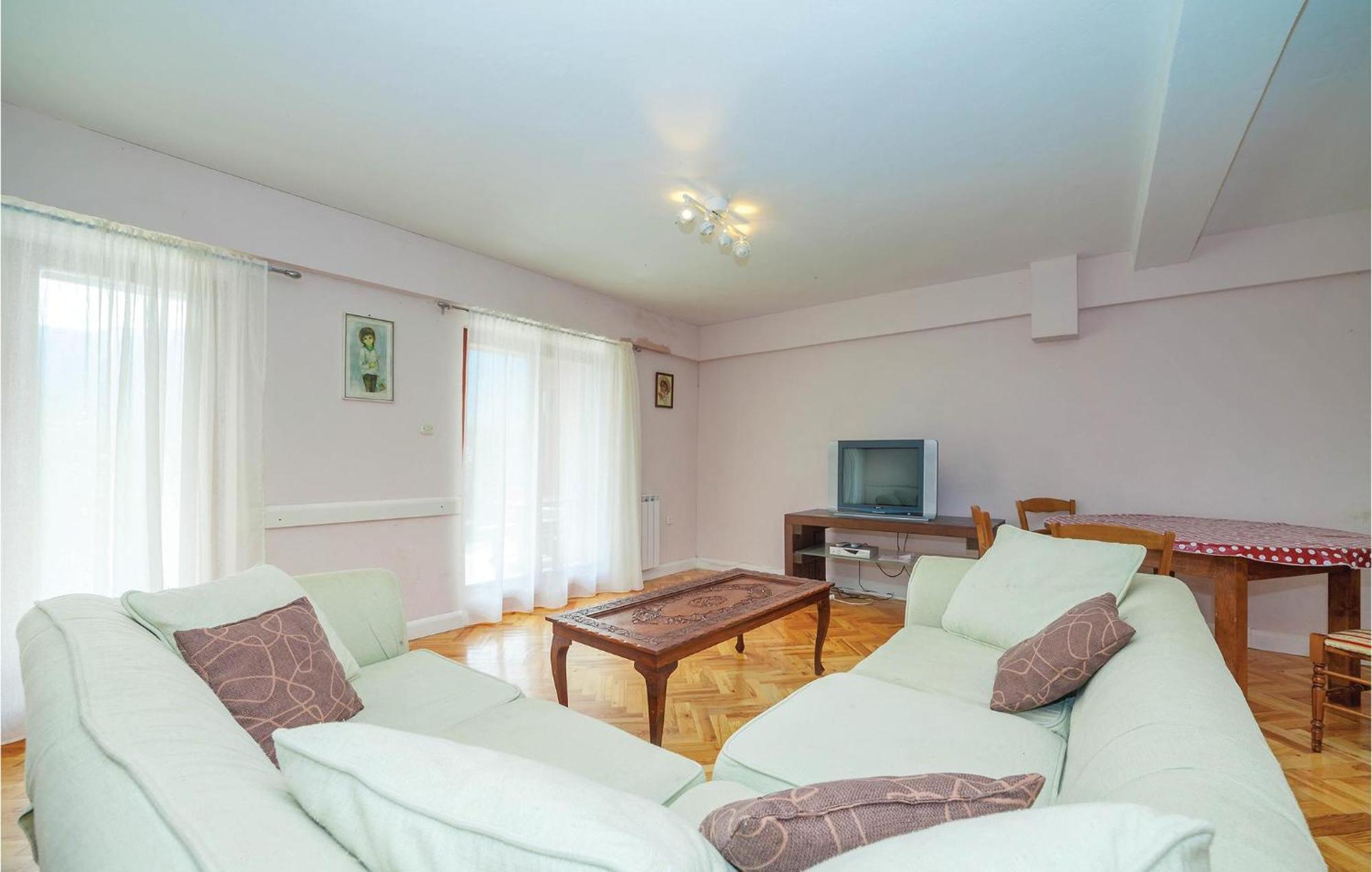 7 Bedroom Pet Friendly Home In Crni Kal Crni Kal  Екстер'єр фото