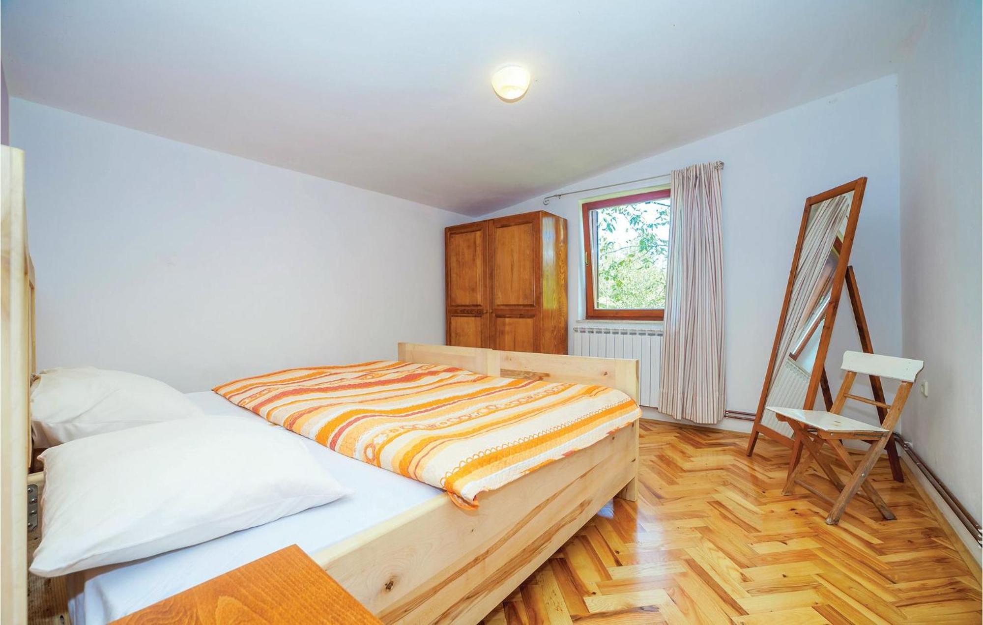 7 Bedroom Pet Friendly Home In Crni Kal Crni Kal  Екстер'єр фото