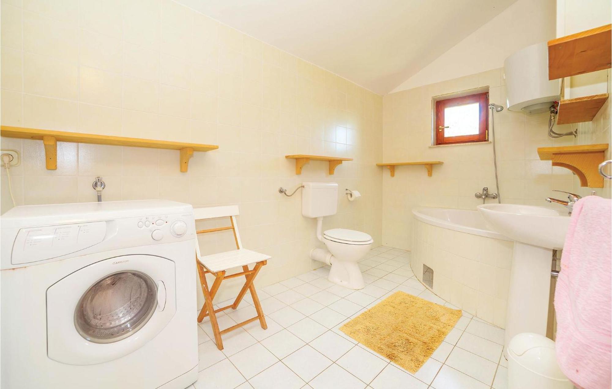 7 Bedroom Pet Friendly Home In Crni Kal Crni Kal  Екстер'єр фото