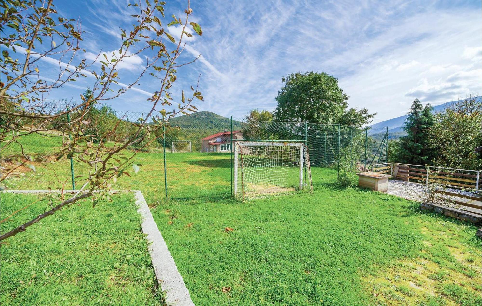 7 Bedroom Pet Friendly Home In Crni Kal Crni Kal  Екстер'єр фото