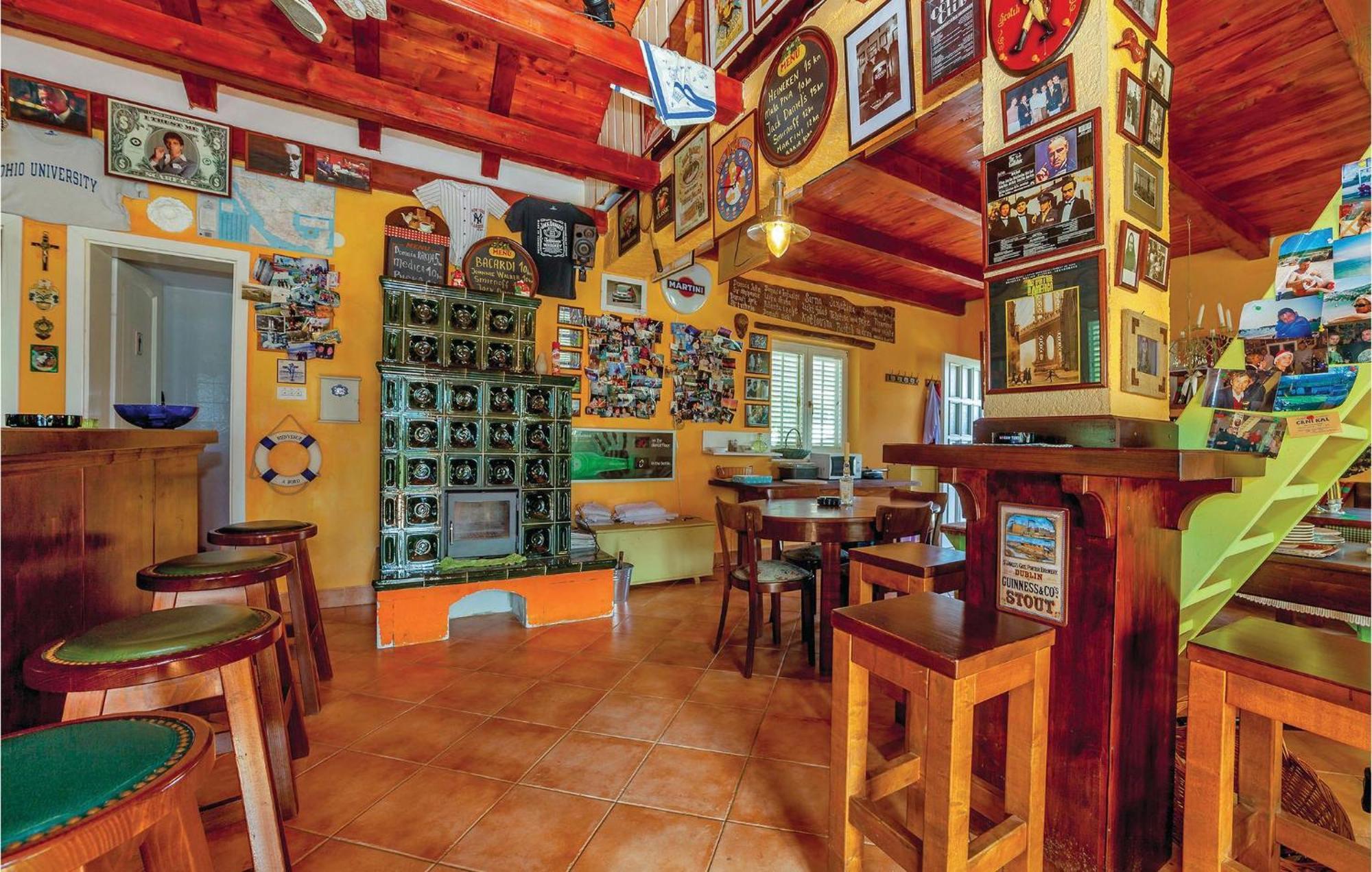 7 Bedroom Pet Friendly Home In Crni Kal Crni Kal  Екстер'єр фото