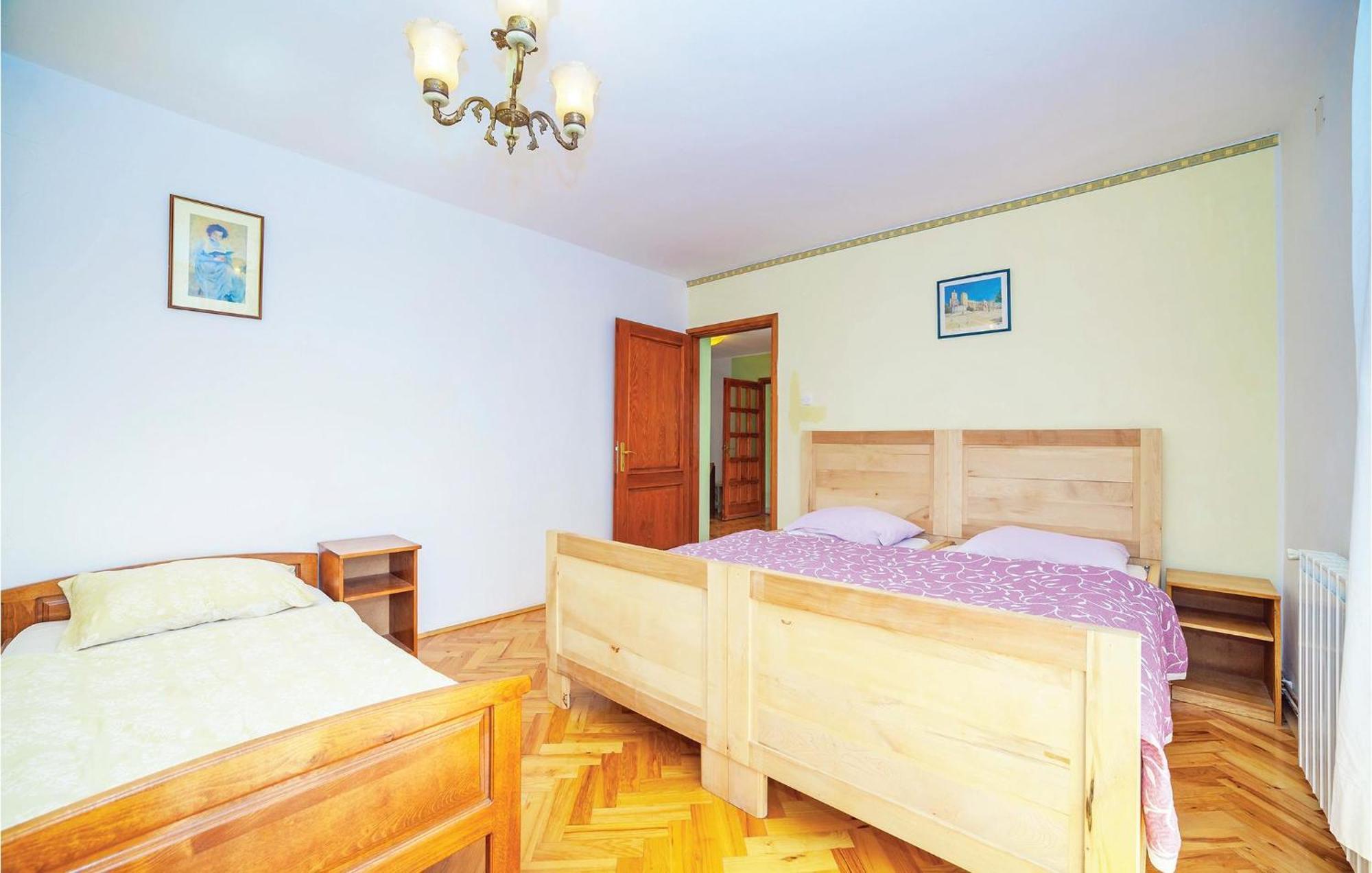 7 Bedroom Pet Friendly Home In Crni Kal Crni Kal  Екстер'єр фото