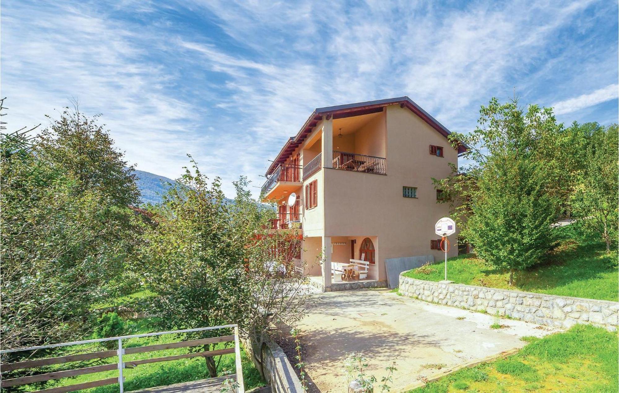7 Bedroom Pet Friendly Home In Crni Kal Crni Kal  Екстер'єр фото