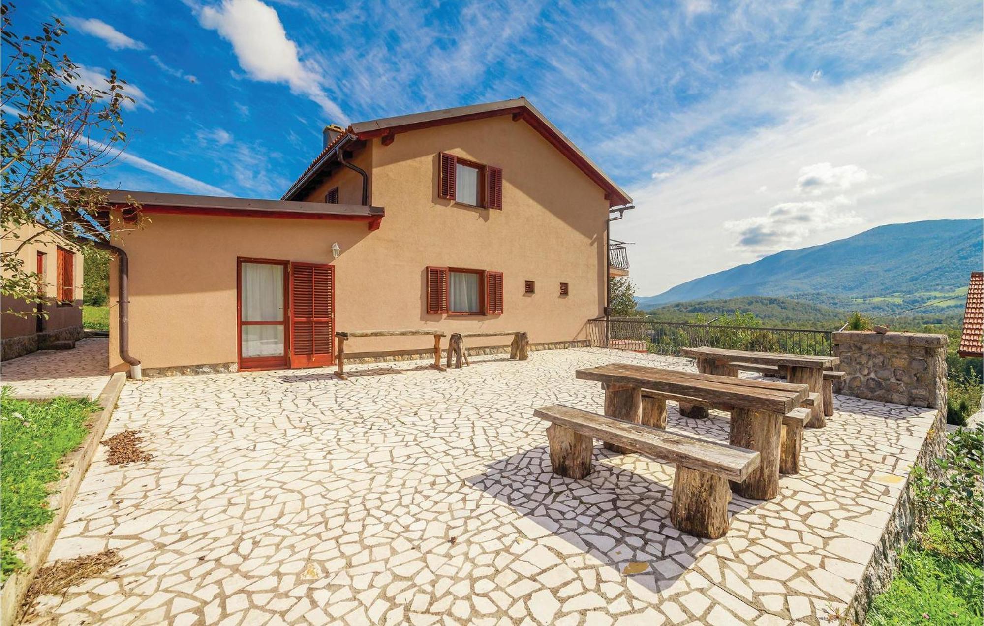 7 Bedroom Pet Friendly Home In Crni Kal Crni Kal  Екстер'єр фото
