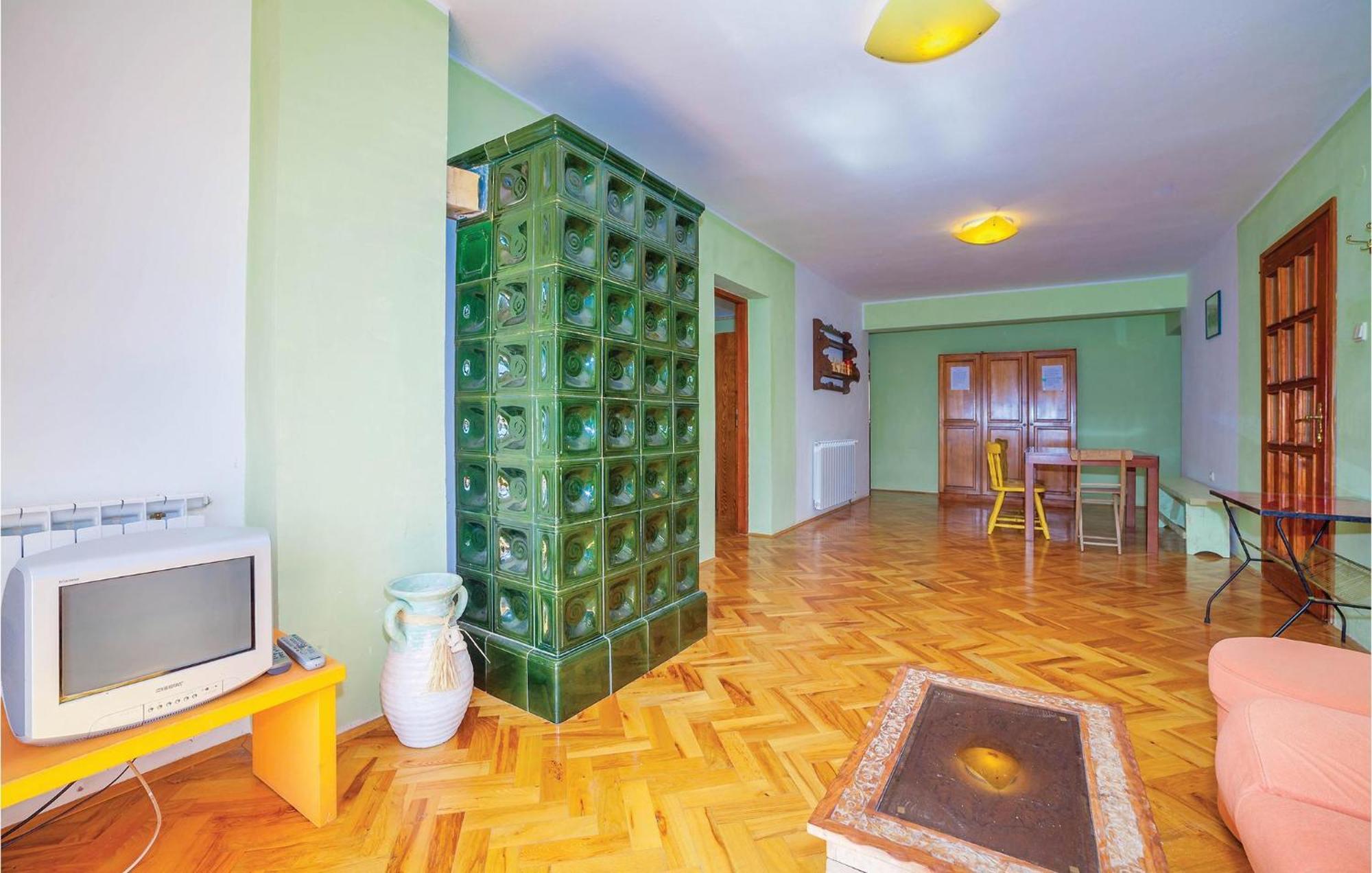 7 Bedroom Pet Friendly Home In Crni Kal Crni Kal  Екстер'єр фото